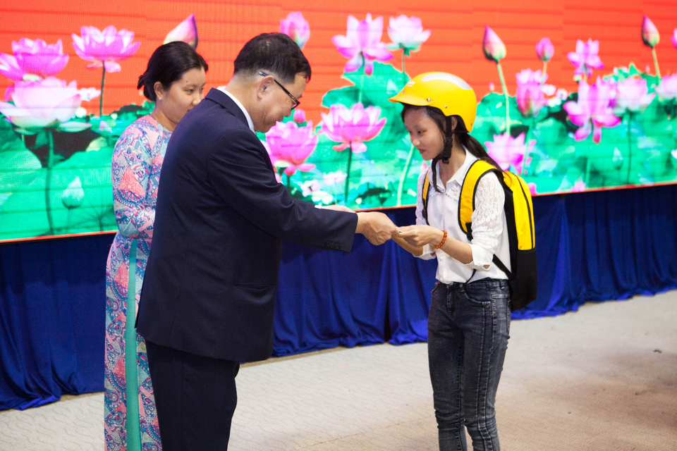 Doanh nghiệp nhận bằng khen của Thủ tướng Chính Phủ vì hoạt động cộng đồng - 1 Doanh nghiệp nhận bằng khen của Thủ tướng Chính Phủ vì hoạt động cộng đồng - 1