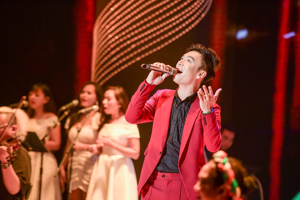 Thanh Lam, Lê Việt Anh “dụ” khán giả vào mê cung âm nhạc bằng giọng hát ma lực - 1 Thanh Lam, Lê Việt Anh “dụ” khán giả vào mê cung âm nhạc bằng giọng hát ma lực - 1