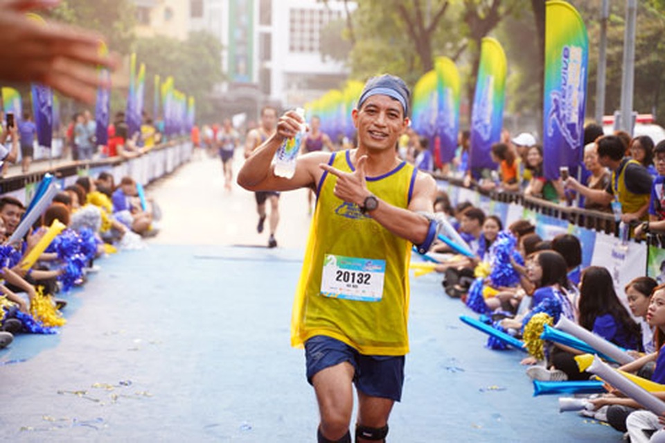 Gần 5.000 người chạy giải Revive Marathon xuyên Việt - 4 Gần 5.000 người chạy giải Revive Marathon xuyên Việt - 4