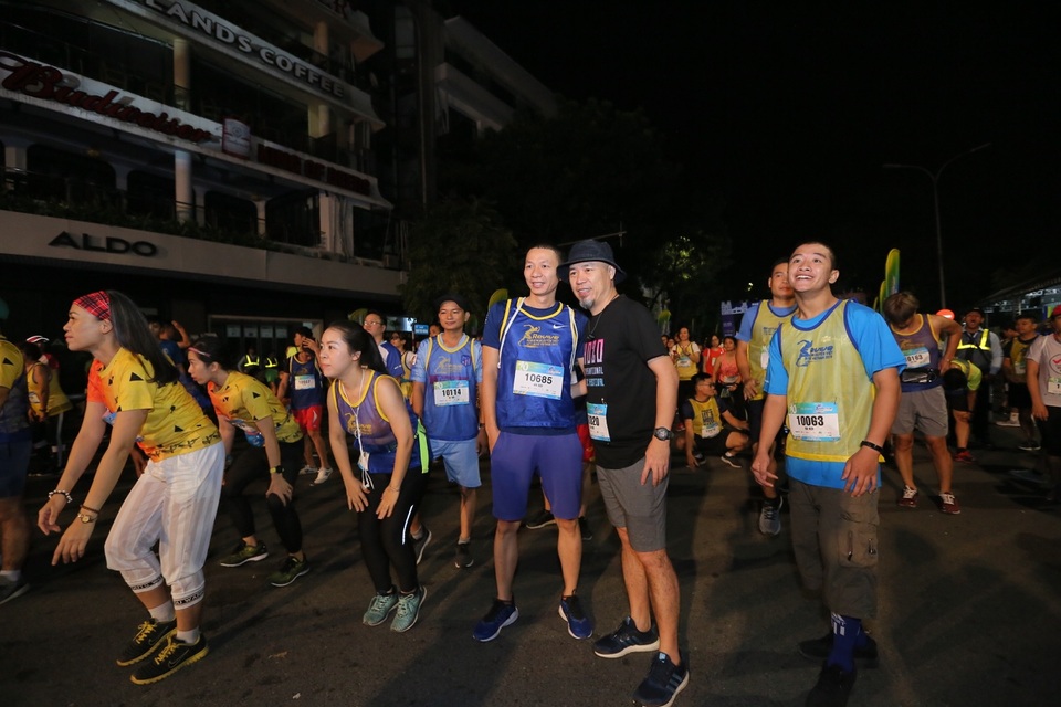 Gần 5.000 người chạy giải Revive Marathon xuyên Việt - 5 Gần 5.000 người chạy giải Revive Marathon xuyên Việt - 5