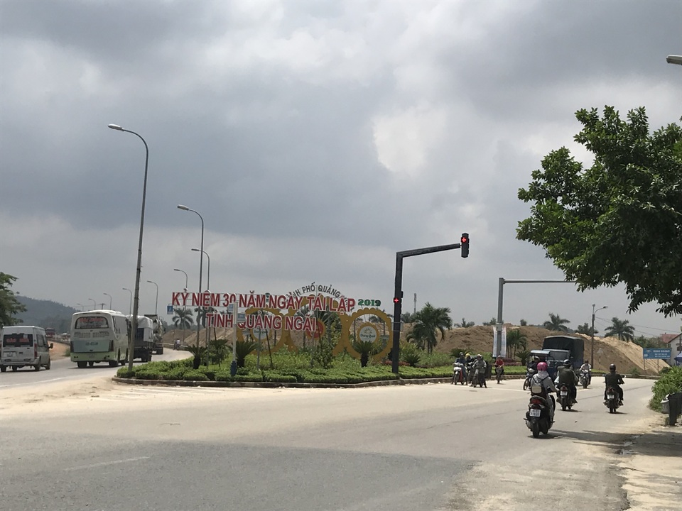 Đất dự án thành bãi cát trái phép: Xâm lấn hành lang an toàn quốc lộ 1A! - 3 Đất dự án thành bãi cát trái phép: Xâm lấn hành lang an toàn quốc lộ 1A! - 3