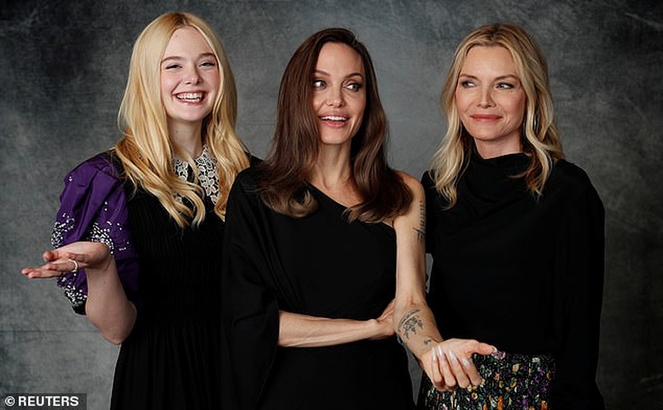 Angelina Jolie xinh đẹp tái xuất để quảng bá phim mới - 8 Angelina Jolie xinh đẹp tái xuất để quảng bá phim mới - 8