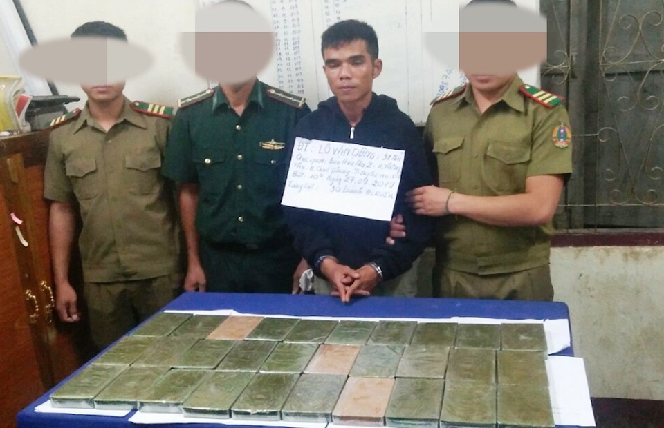 Bắt 2 đối tượng vận chuyển 32 bánh heroin - 2 Bắt 2 đối tượng vận chuyển 32 bánh heroin - 2