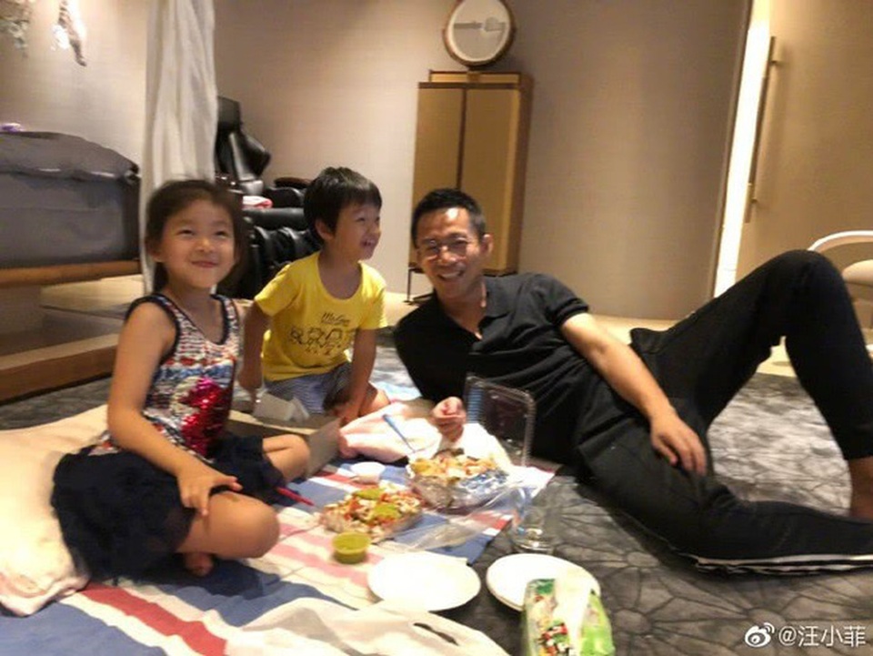 Vợ chồng Từ Hy Viên ngọt ngào kỷ niệm 9 năm yêu nhau - 2