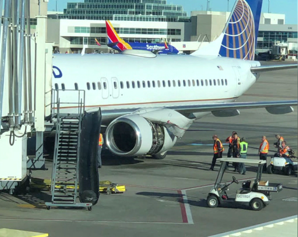 Video động cơ máy bay Mỹ tách rời, rung phần phật giữa không trung - 1 Video động cơ máy bay Mỹ tách rời, rung phần phật giữa không trung - 1