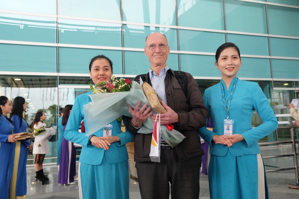 Nhà ga Cảng Hàng không quốc tế Đà Nẵng đón hành khách “xông đất” năm mới 2019 - 2 Nhà ga Cảng Hàng không quốc tế Đà Nẵng đón hành khách “xông đất” năm mới 2019 - 2