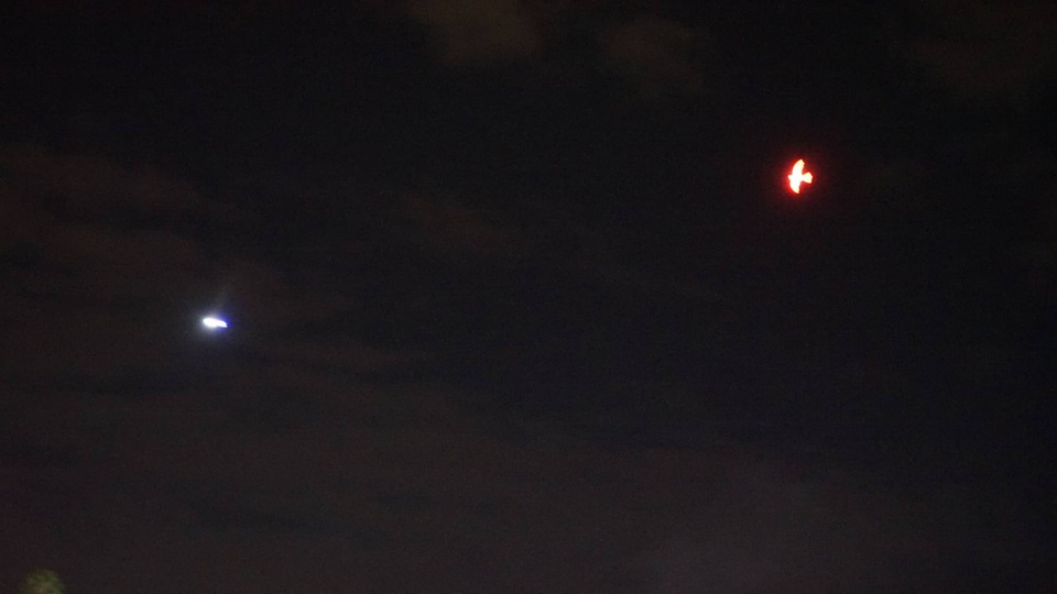 Pháo hoa rực rỡ chào năm mới 2019 - 2 Pháo hoa rực rỡ chào năm mới 2019 - 2