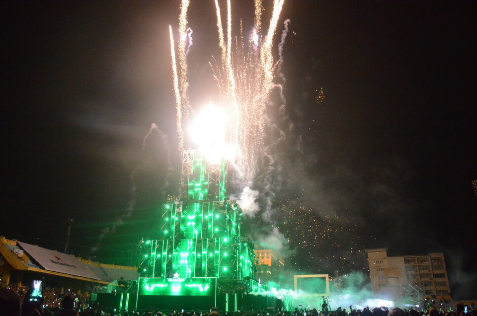 Pháo hoa rực rỡ chào năm mới 2019 - 19 Pháo hoa rực rỡ chào năm mới 2019 - 19