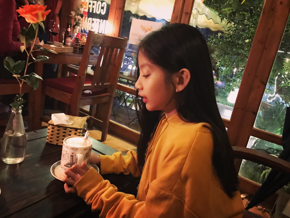 Hiện tại Chiko theo học tại một trường quốc tế.