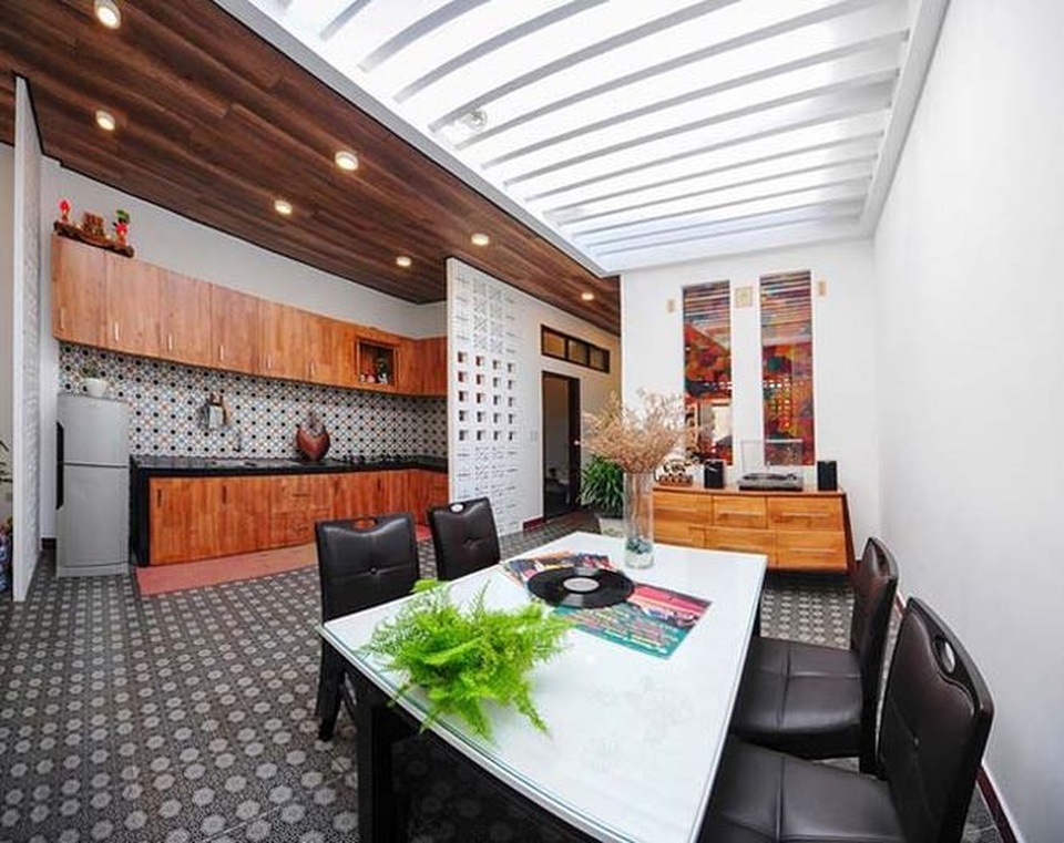 Nhà cấp 4 tồi tàn đẹp khó tin sau cải tạo chỉ tốn 350 triệu đồng - 3 Phòng khách