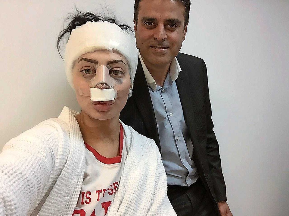 Mái tóc hỏng đáng sợ của Chloe Ferry - Ảnh 7.