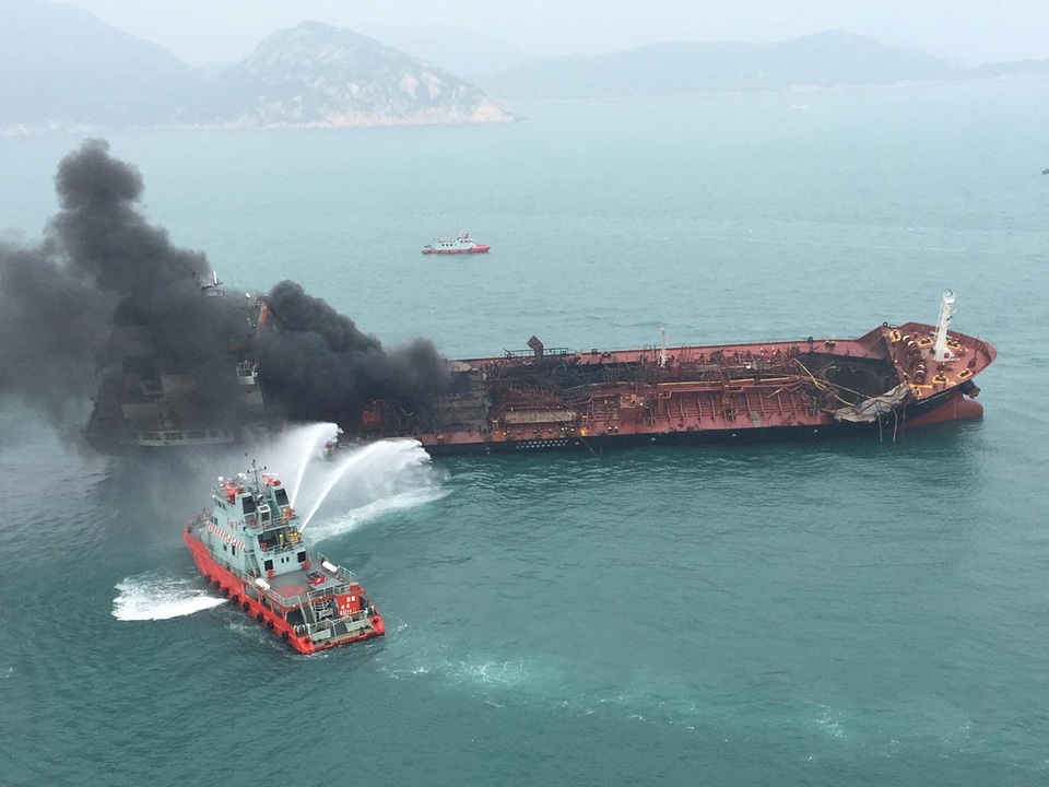 Hong Kong điều thợ lặn tinh nhuệ tìm kiếm hai thuyền viên Việt Nam mất tích - Ảnh 4. Hong Kong điều thợ lặn tinh nhuệ tìm kiếm hai thuyền viên Việt Nam mất tích - Ảnh 4.