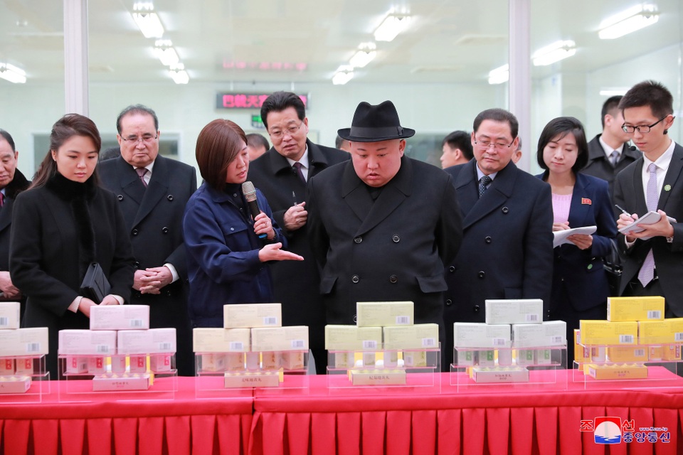 Khoảnh khắc ấn tượng trong chuyến thăm Trung Quốc của ông Kim Jong-un - Ảnh 16. Khoảnh khắc ấn tượng trong chuyến thăm Trung Quốc của ông Kim Jong-un - Ảnh 16.