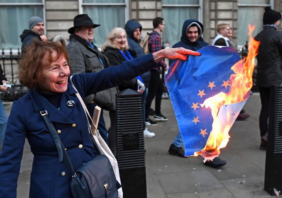 Người Anh xuống đường vì Brexit trước giờ G - Ảnh 4. Người Anh xuống đường vì Brexit trước giờ G - Ảnh 4.