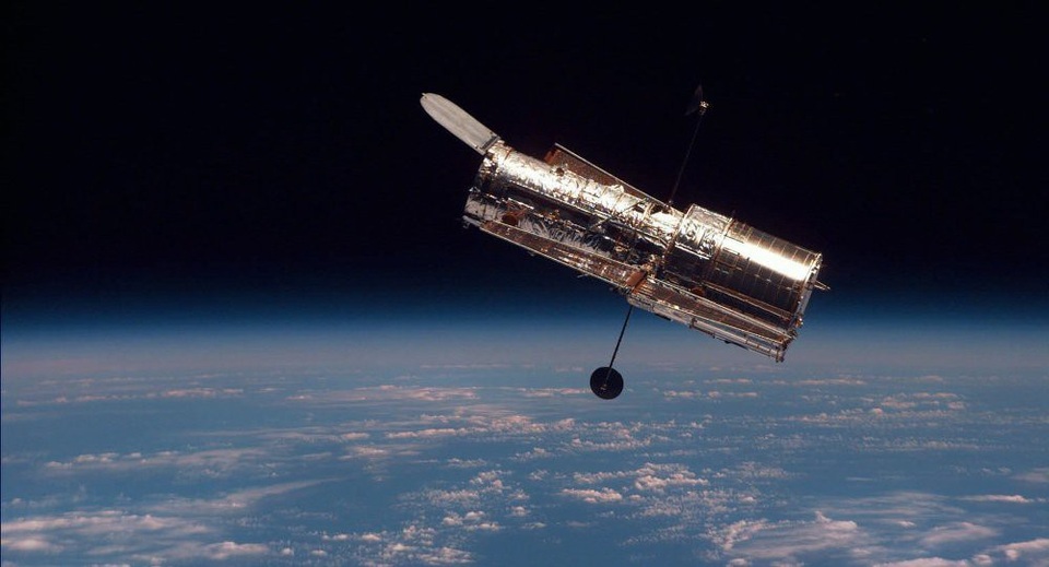 Kính viễn vọng không gian Hubble gặp sự cố chưa rõ nguyên nhân - Ảnh 1. Kính viễn vọng không gian Hubble gặp sự cố chưa rõ nguyên nhân - Ảnh 1.