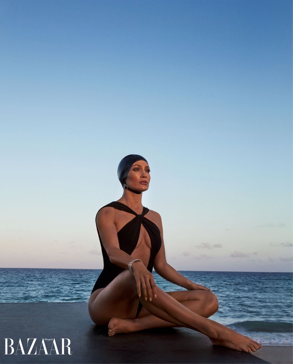 Jennifer Lopez trẻ đẹp ngỡ ngàng trong bộ ảnh mới - Ảnh 8. Jennifer Lopez trẻ đẹp ngỡ ngàng trong bộ ảnh mới - Ảnh 8.