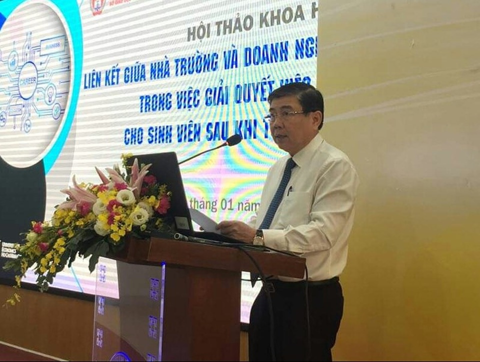 Nhiều sinh viên ra trường chỉ có thể chạy xe ôm - Ảnh 1. Nhiều sinh viên ra trường chỉ có thể chạy xe ôm - Ảnh 1.