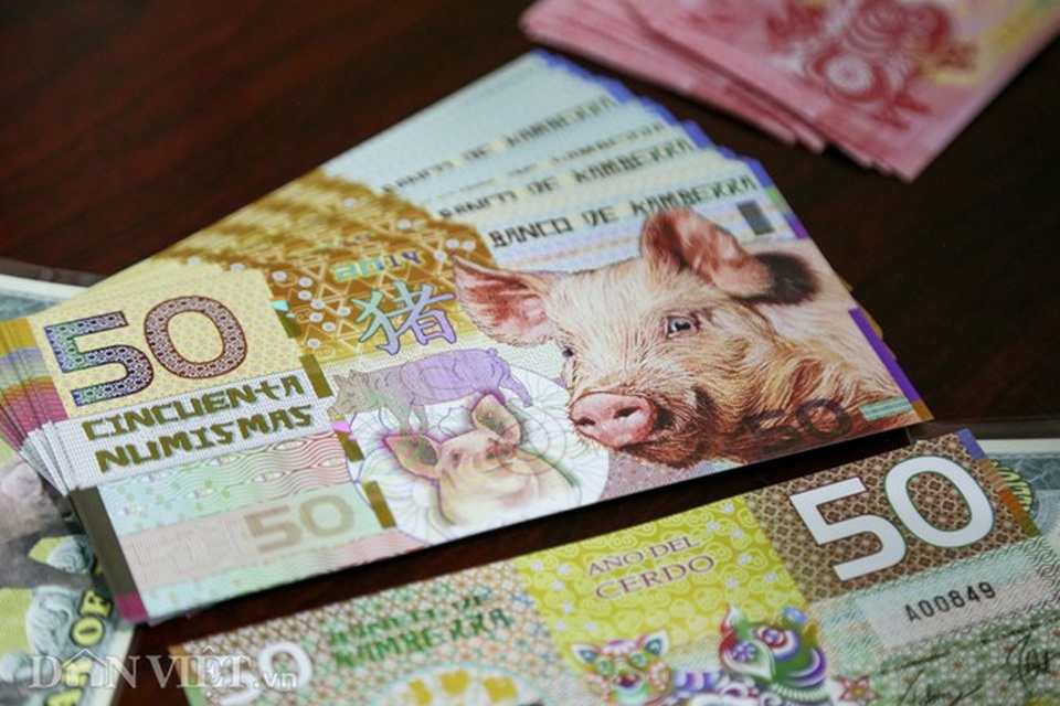 Tiền 2 USD in hình con heo đắt như tôm tươi trước Tết Kỷ Hợi 2019 - Ảnh 2. Tiền 2 USD in hình con heo đắt như tôm tươi trước Tết Kỷ Hợi 2019 - Ảnh 2.