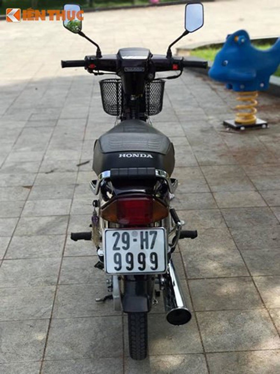 Xe máy Suzuki 17 năm vẫn còn zin: Giá huyền thoại 1 tỷ đồng - Ảnh 12.