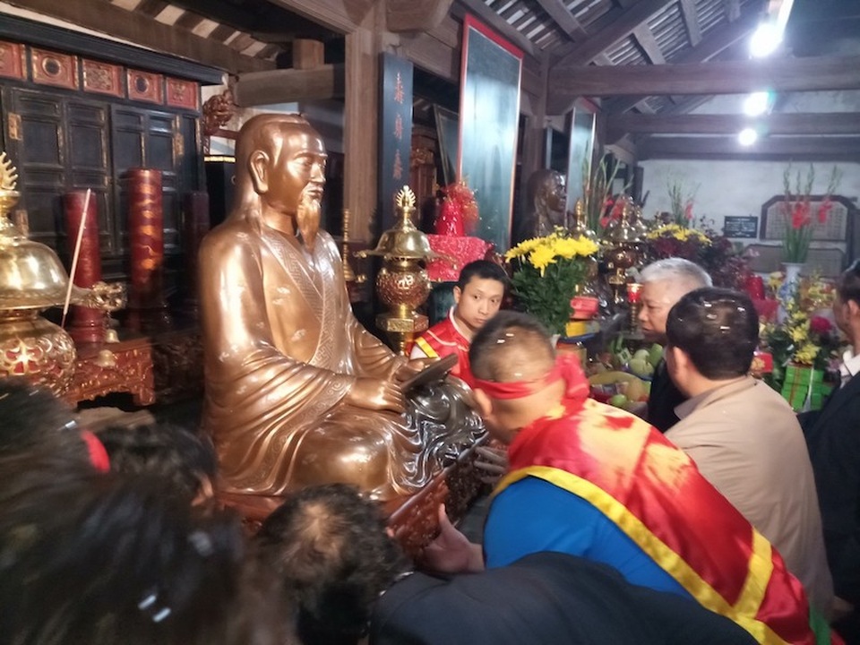 Long trọng tưởng niệm 345 năm ngày sinh và trao tượng đồng danh nhân Nguyễn Quý Ân - Ảnh 1. Long trọng tưởng niệm 345 năm ngày sinh và trao tượng đồng danh nhân Nguyễn Quý Ân - Ảnh 1.