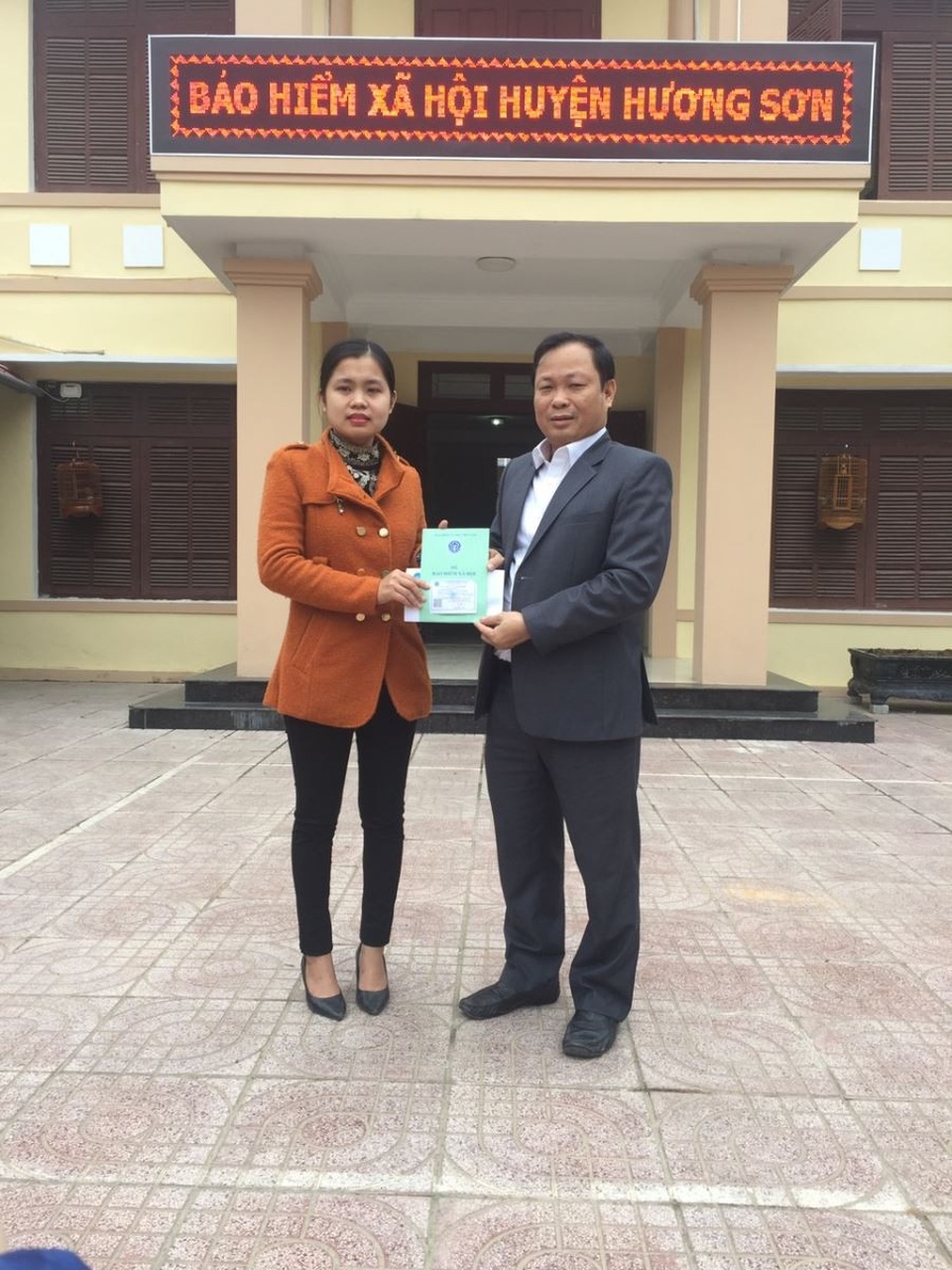 Hà Tĩnh: Cấp thẻ BHYT cho một học sinh bị bỏng nặng - Ảnh 2. Hà Tĩnh: Cấp thẻ BHYT cho một học sinh bị bỏng nặng - Ảnh 2.