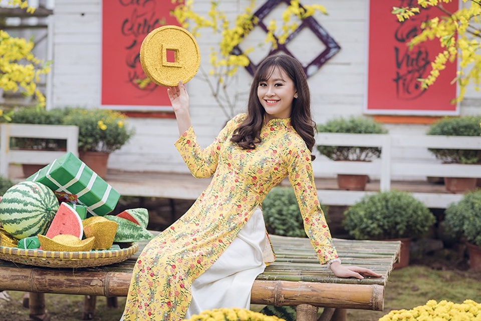 Tân hoa khôi Imiss Thăng Long khoe sắc trong bộ ảnh đón Xuân sớm - Ảnh 4. Tân hoa khôi Imiss Thăng Long khoe sắc trong bộ ảnh đón Xuân sớm - Ảnh 4.