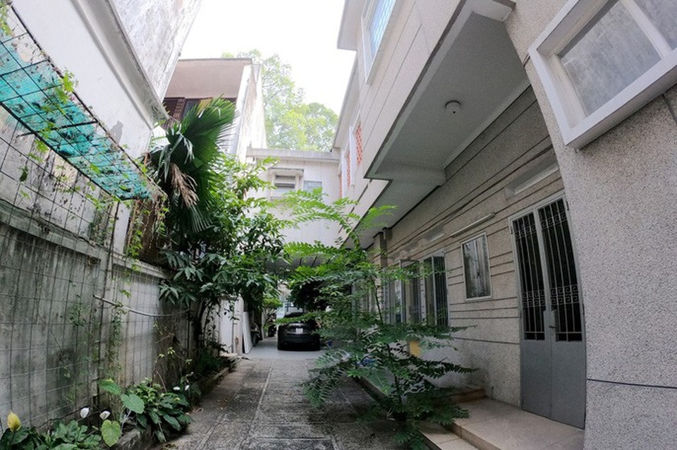 Cận cảnh biệt thự cũ giá triệu USD bỏ hoang giữa trung tâm TP HCM - Ảnh 1. Cận cảnh biệt thự cũ giá triệu USD bỏ hoang giữa trung tâm TP HCM - Ảnh 1.