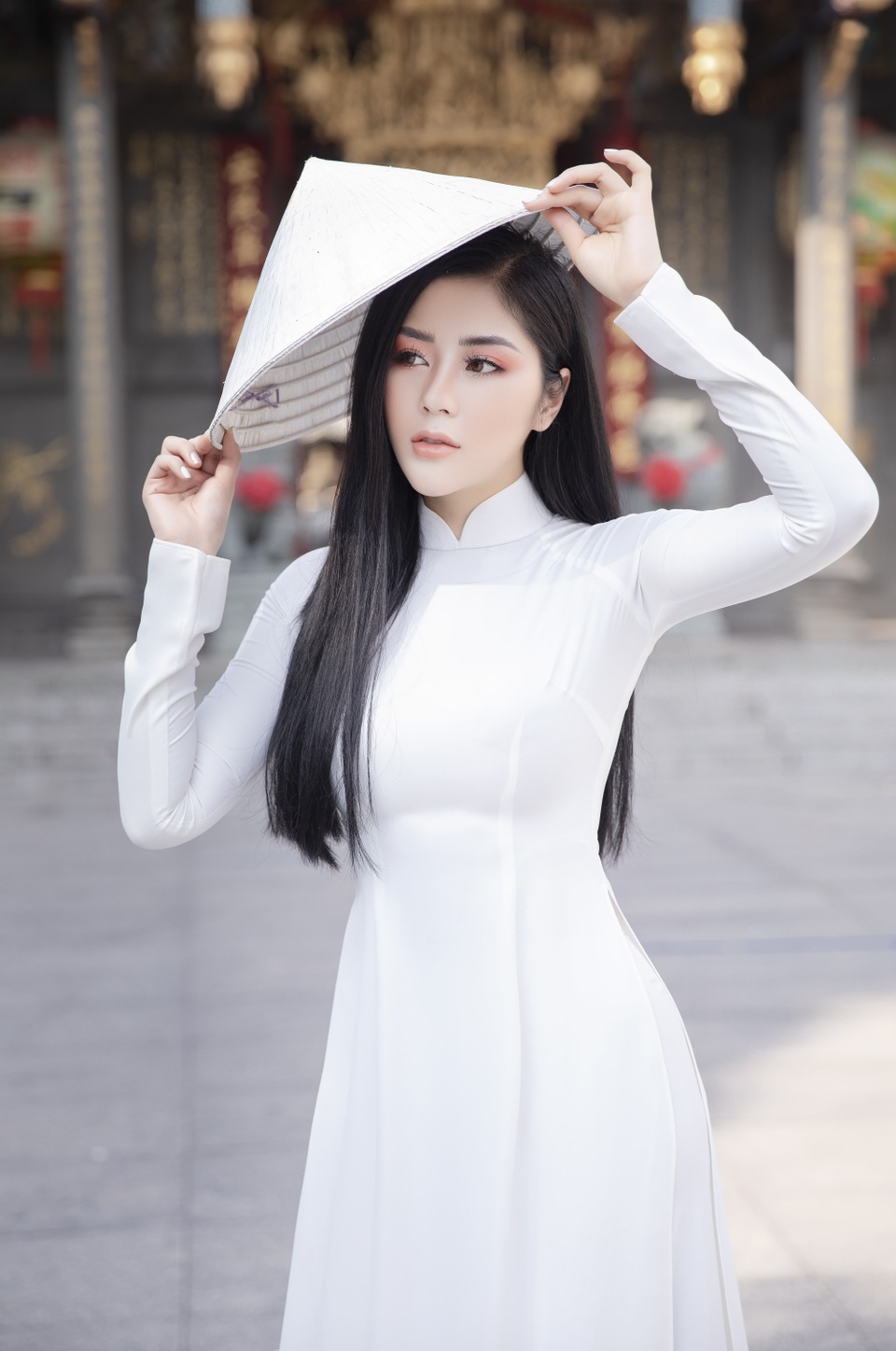 Người đẹp Tô Diệp Hà gây xao xuyến khi diện áo dài trắng - Ảnh 4. Người đẹp Tô Diệp Hà gây xao xuyến khi diện áo dài trắng - Ảnh 4.