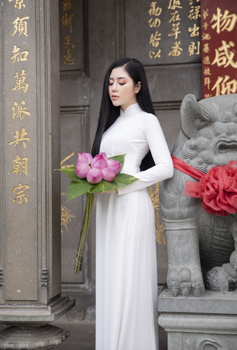 Người đẹp Tô Diệp Hà gây xao xuyến khi diện áo dài trắng - Ảnh 3. Người đẹp Tô Diệp Hà gây xao xuyến khi diện áo dài trắng - Ảnh 3.
