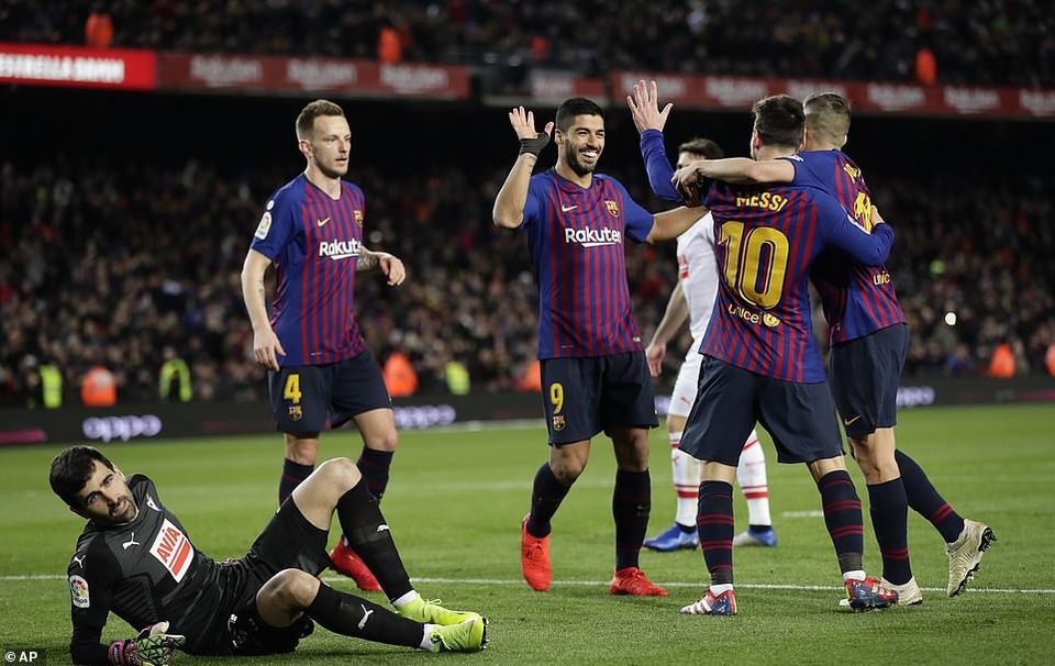 Messi và Suarez rực sáng, Barcelona vững ngôi đầu bảng La Liga - Ảnh 11. Messi và Suarez rực sáng, Barcelona vững ngôi đầu bảng La Liga - Ảnh 11.