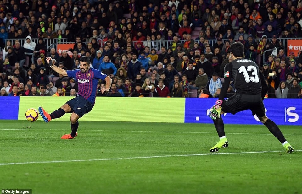 Messi và Suarez rực sáng, Barcelona vững ngôi đầu bảng La Liga - Ảnh 6. Messi và Suarez rực sáng, Barcelona vững ngôi đầu bảng La Liga - Ảnh 6.