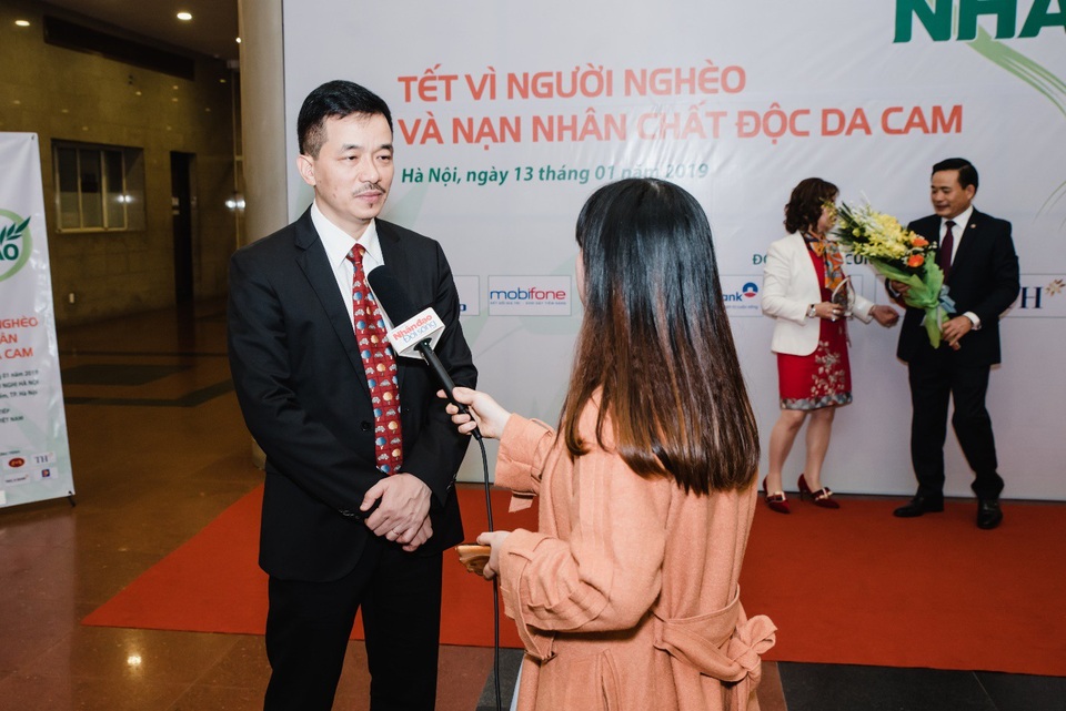 MobiFone cùng cả nước mang mùa xuân đến cho người nghèo - 1 MobiFone cùng cả nước mang mùa xuân đến cho người nghèo - 1