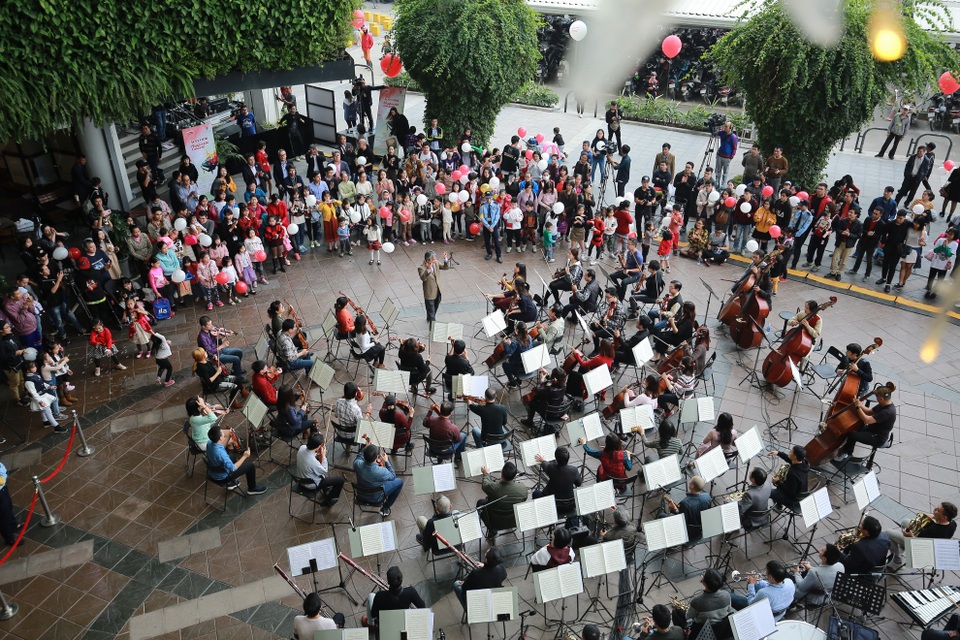 Khán giả thủ đô say mê với Acecook Happiness Concert 2019 - Ảnh 3. Khán giả thủ đô say mê với Acecook Happiness Concert 2019 - Ảnh 3.