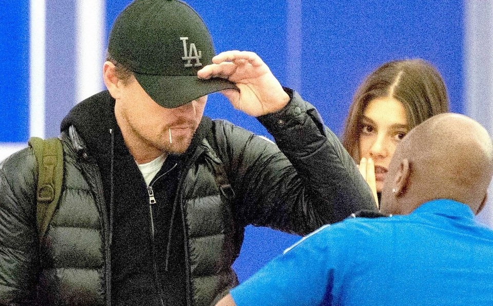 Chàng Jack Leonardo DiCaprio hạnh phúc bên bạn gái kém 22 tuổi - Ảnh 3. Chàng Jack Leonardo DiCaprio hạnh phúc bên bạn gái kém 22 tuổi - Ảnh 3.