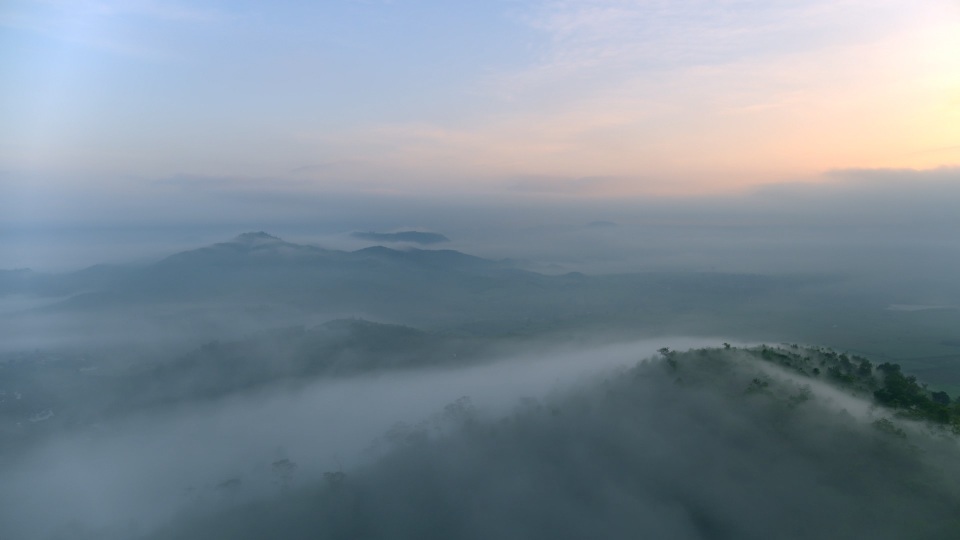 Nguồn nước quý triệu năm từ lòng núi lửa - Ảnh 1. Nguồn nước quý triệu năm từ lòng núi lửa - Ảnh 1.