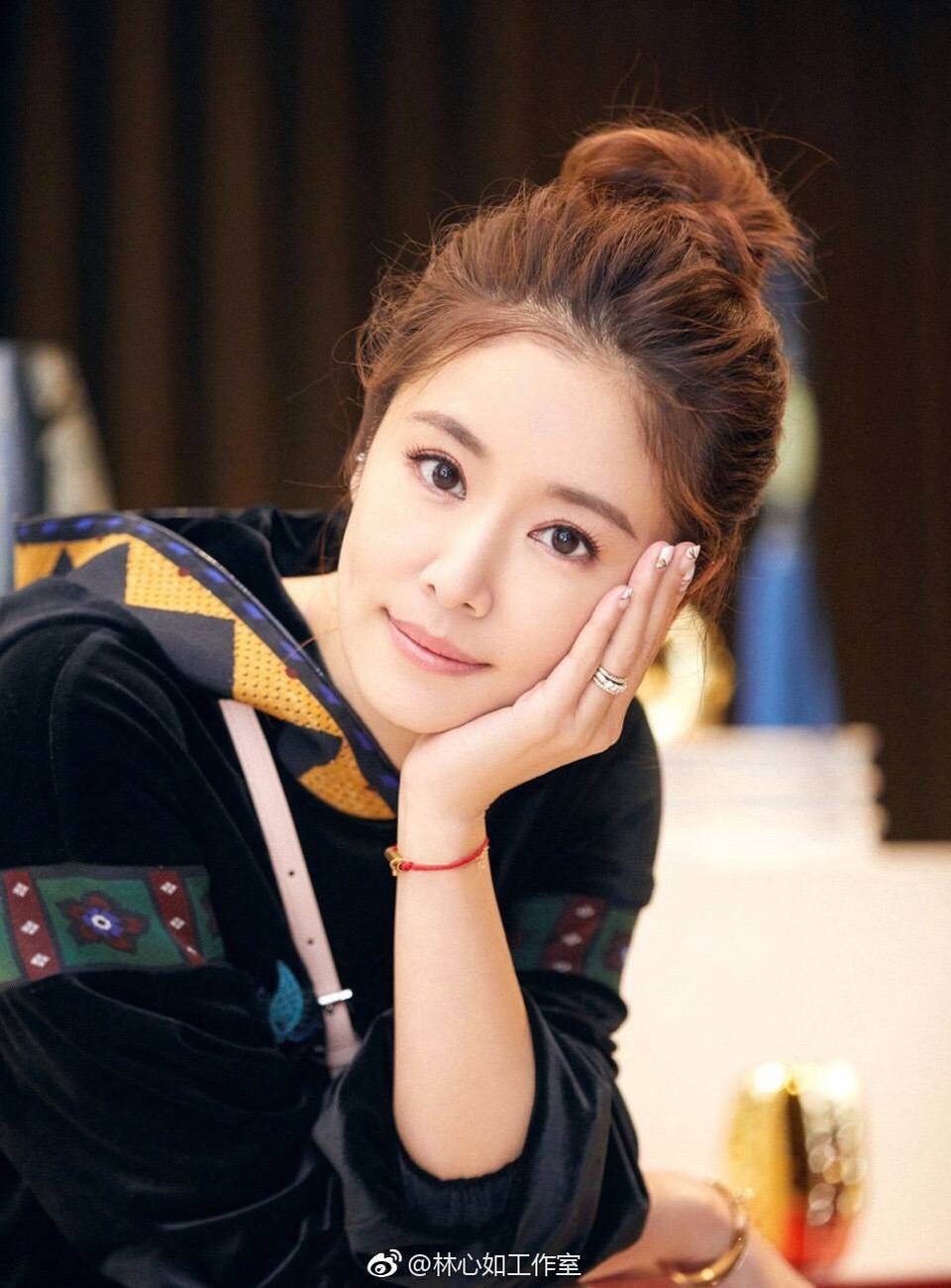 Lâm Tâm Như khoe mặt mộc giữa lùm xùm chưa đăng ký kết hôn - Ảnh 3. Lâm Tâm Như khoe mặt mộc giữa lùm xùm chưa đăng ký kết hôn - Ảnh 3.