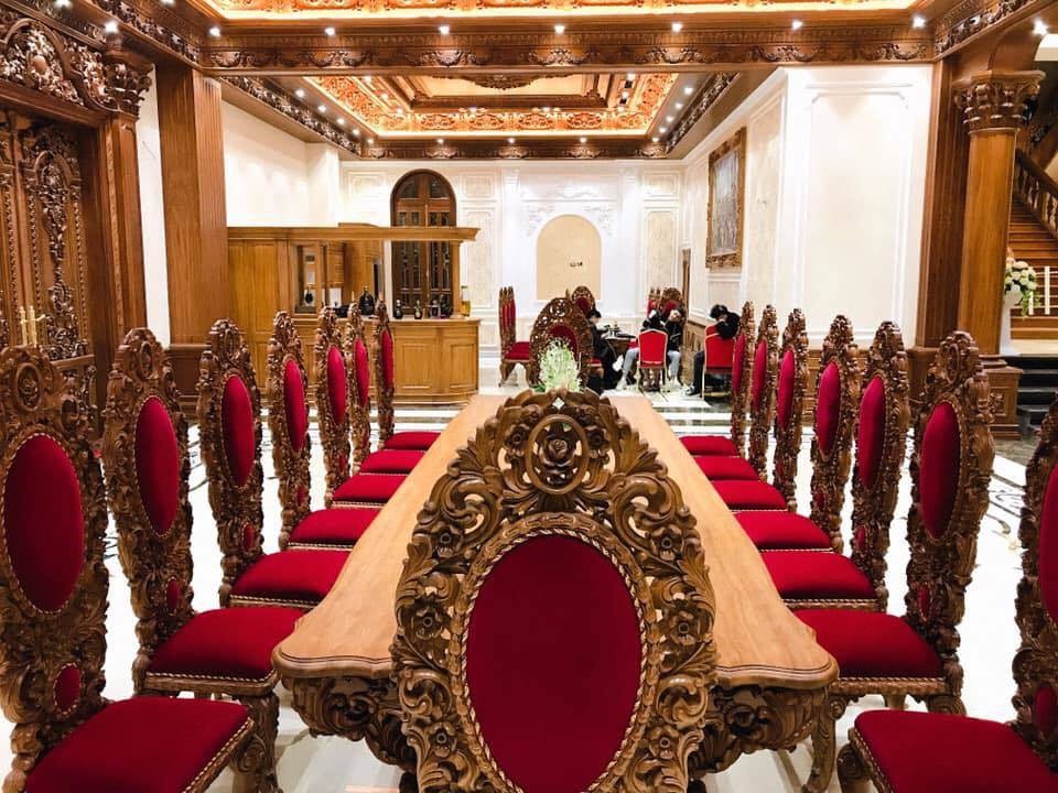 Lâu đài của đại gia Nam Định có con gái đeo vàng trĩu cổ ngày cưới - Ảnh 12. Lâu đài của đại gia Nam Định có con gái đeo vàng trĩu cổ ngày cưới - Ảnh 12.