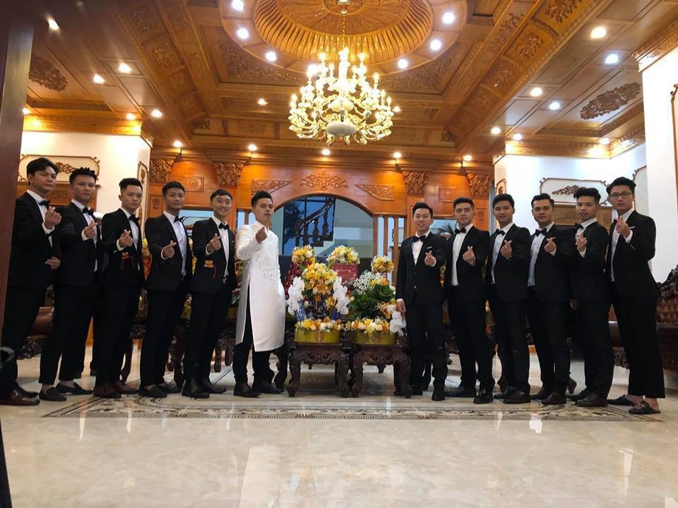 Lâu đài của đại gia Nam Định có con gái đeo vàng trĩu cổ ngày cưới - Ảnh 4. Lâu đài của đại gia Nam Định có con gái đeo vàng trĩu cổ ngày cưới - Ảnh 4.
