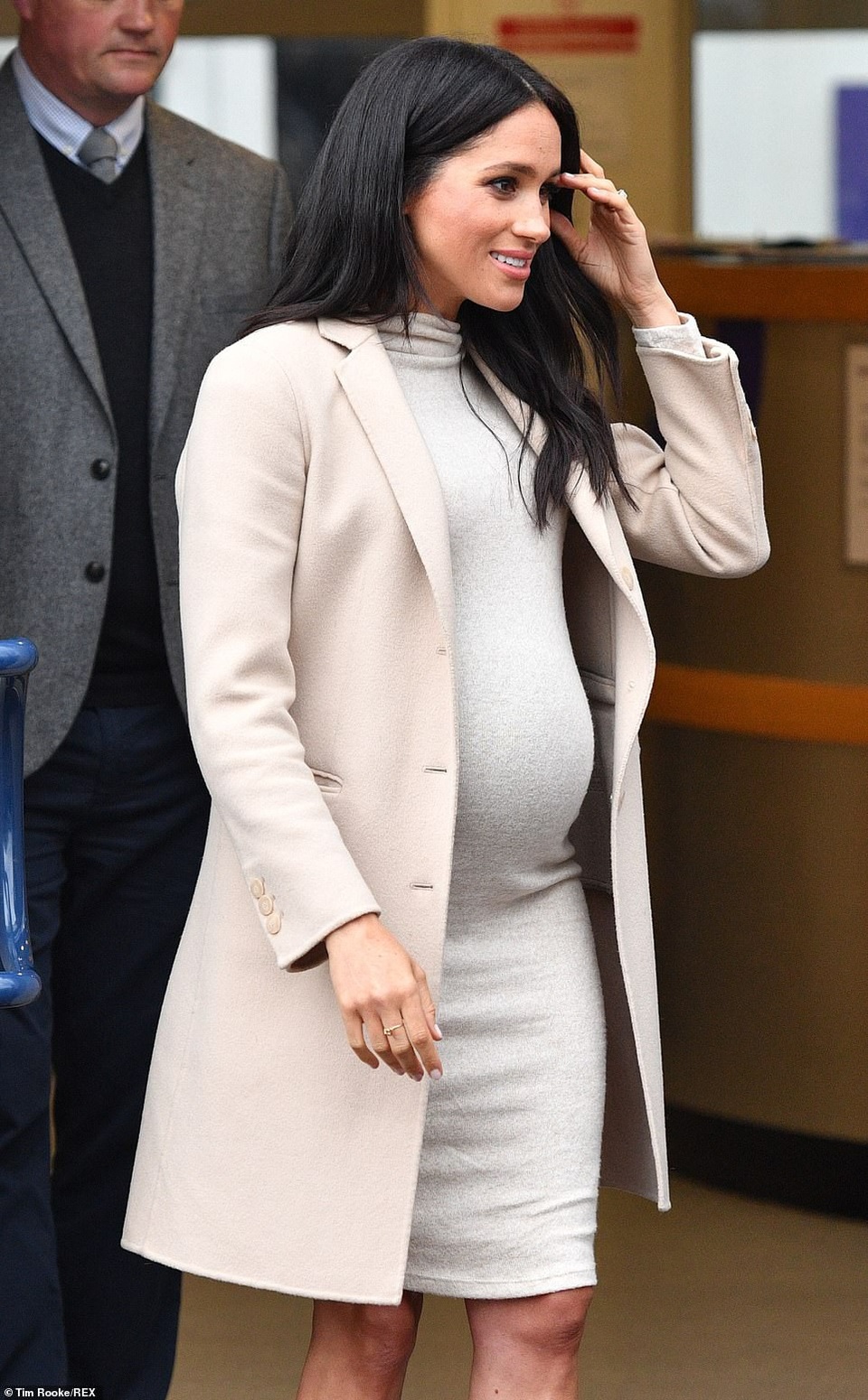 Bà bầu Meghan Markle khoe nhan sắc thanh lịch - Ảnh 12. Bà bầu Meghan Markle khoe nhan sắc thanh lịch - Ảnh 12.