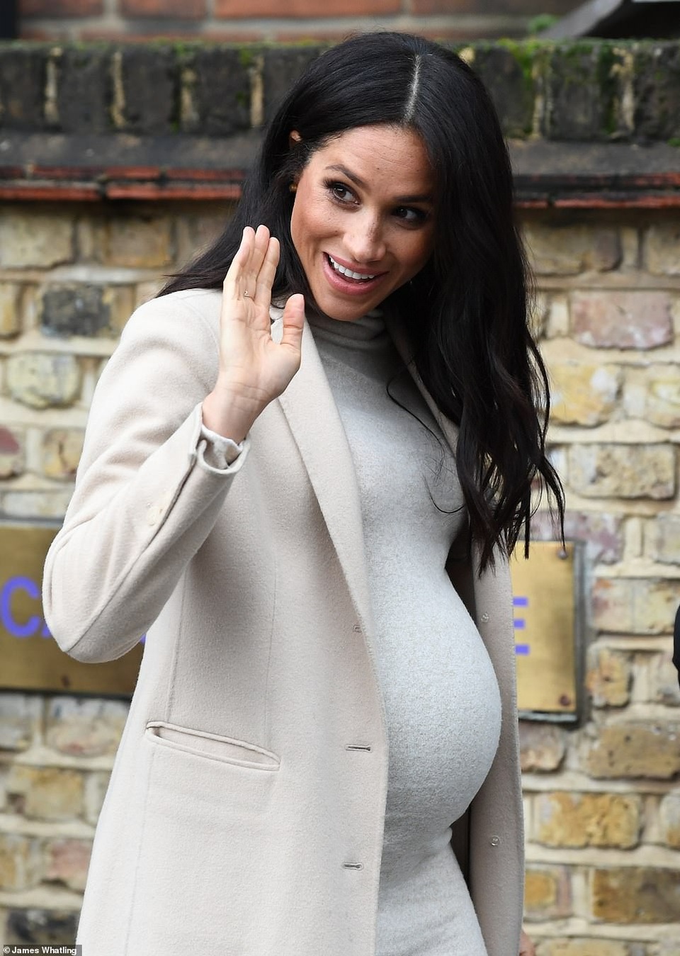 Bà bầu Meghan Markle khoe nhan sắc thanh lịch - Ảnh 10. Bà bầu Meghan Markle khoe nhan sắc thanh lịch - Ảnh 10.
