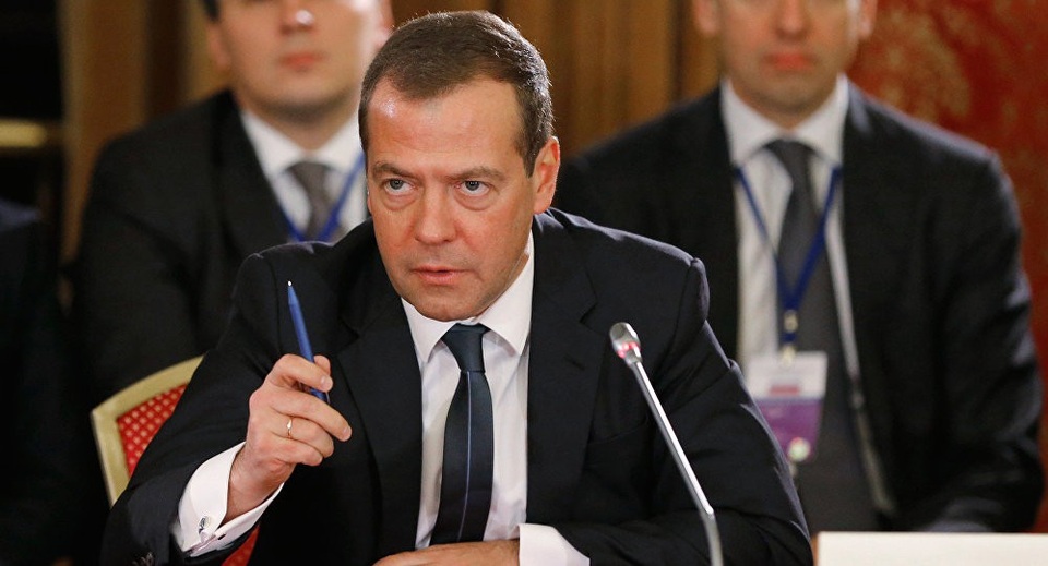 Thủ tướng Medvedev nói thẳng lý do Nga quay lưng với đô la Mỹ - Ảnh 1. Thủ tướng Medvedev nói thẳng lý do Nga quay lưng với đô la Mỹ - Ảnh 1.