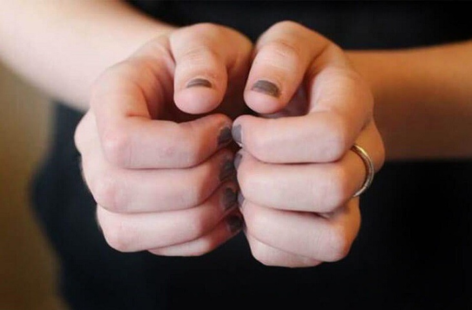 Massage 6 huyệt dưới đây và bạn sẽ không còn phải lo lắng với việc rụng tóc - Ảnh 2. Massage 6 huyệt dưới đây và bạn sẽ không còn phải lo lắng với việc rụng tóc - Ảnh 2.