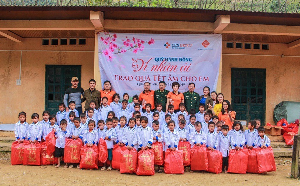 Swing for the children’s Tet 2019: Tết ấm cho em - Ảnh 2. Swing for the children’s Tet 2019: Tết ấm cho em - Ảnh 2.