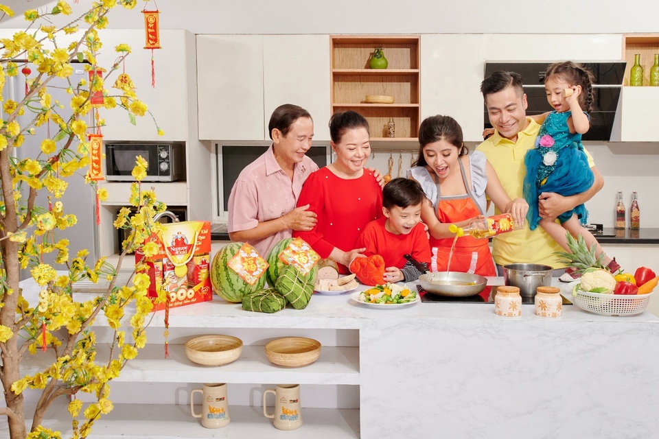 Tuyệt chiêu chọn quà Tết chúc nhau giàu sang tài lộc - Ảnh 2. Tuyệt chiêu chọn quà Tết chúc nhau giàu sang tài lộc - Ảnh 2.