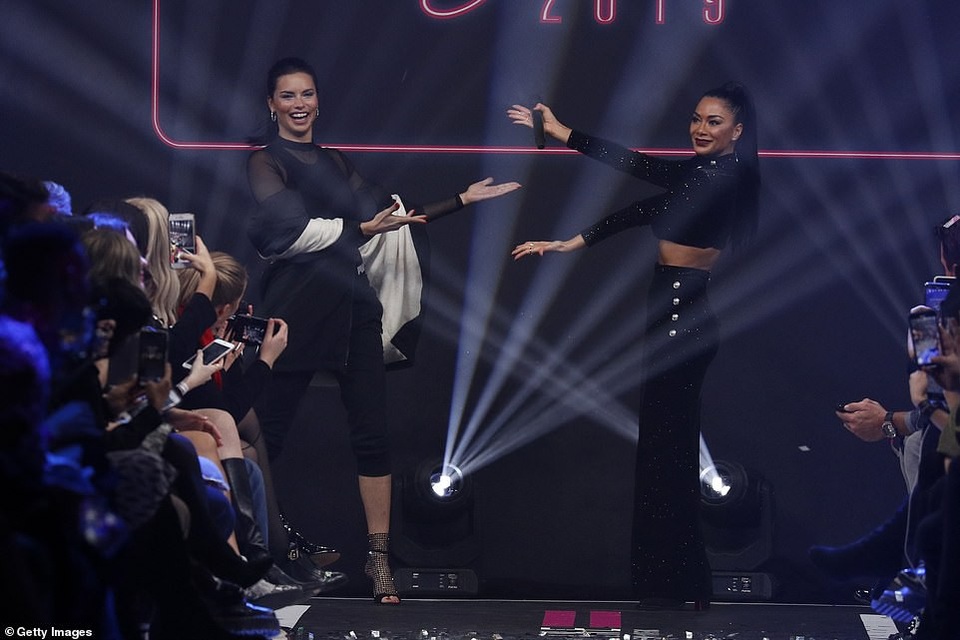 Nicole Scherzinger đọ dáng Adriana Lima - Ảnh 10. Nicole Scherzinger đọ dáng Adriana Lima - Ảnh 10.