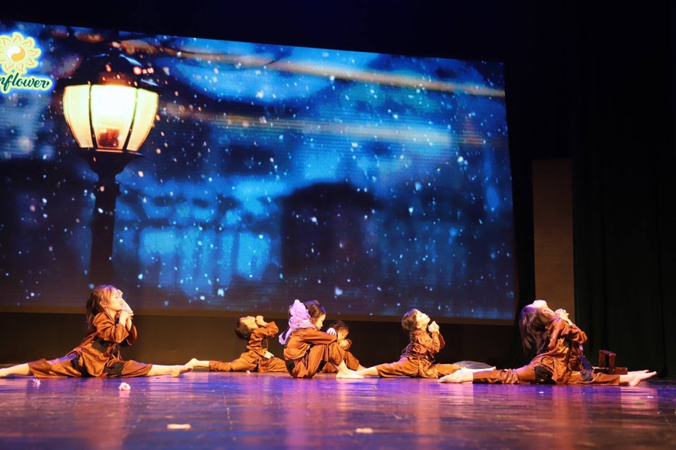 6 gương mặt giành ngôi vị cao nhất của Gương mặt tài năng nhí 2018 - 6 Nhóm Ruby Kids với phần biểu diễn múa đầy xúc động của 6 cô bé khiến cho nhiều khán giả rơi nước mắt đã giành ngôi vị Quán quân 2.