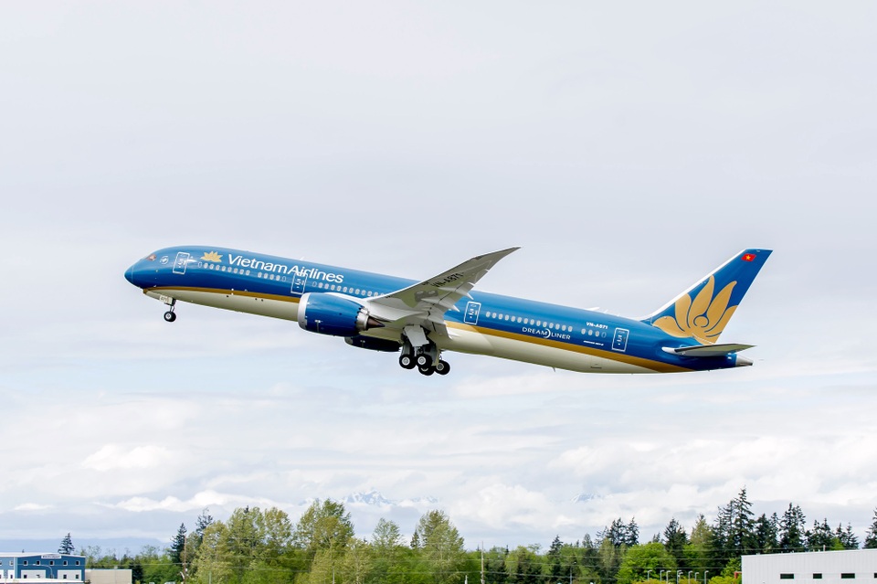 Tổng doanh thu Vietnam Airlines lần đầu tiên vượt mức hơn 100.000 tỷ đồng - 1 Vietnam Airlines đạt lợi nhuận gần 2.800 tỷ đồng trong năm 2018
