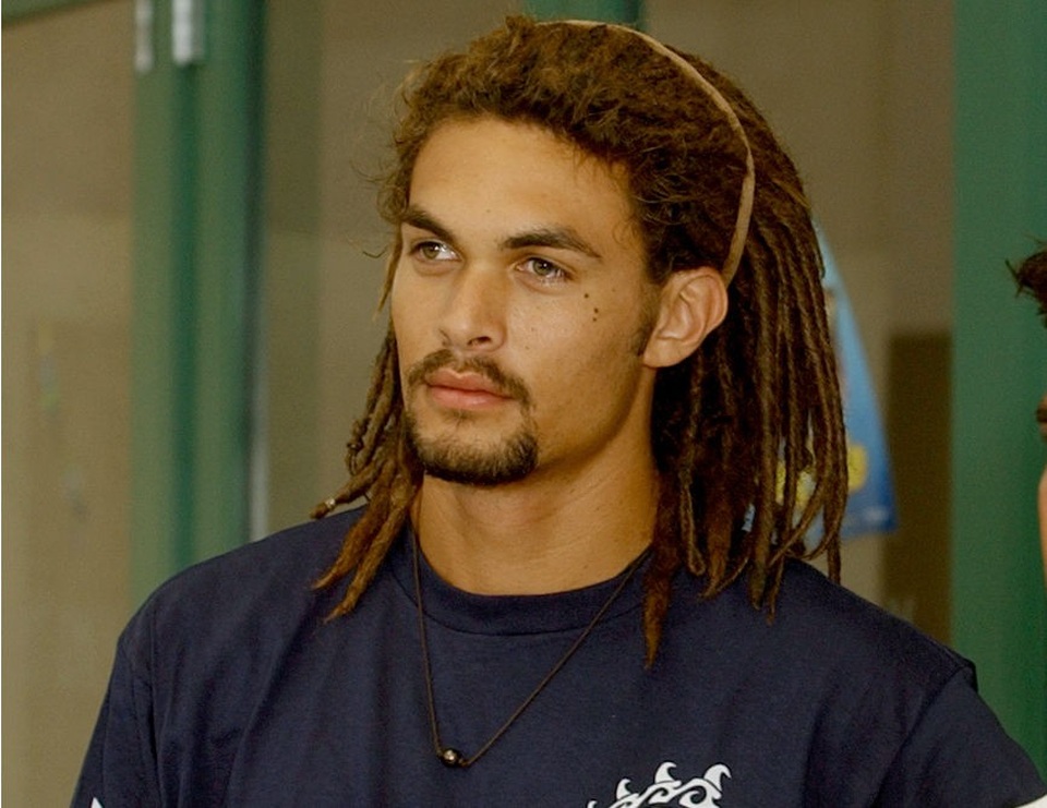 Ngắm thân hình đẹp như tượng của “Aquaman” Jason Momoa - 8
Hình tượng một thủ lĩnh mạnh mẽ, nam tính và giàu tỉnh cảm được Jason khắc họa sinh động trong Aquaman. Hình tượng này cũng rất phù hợp với tính cách và con người ngoài đời của Jason.