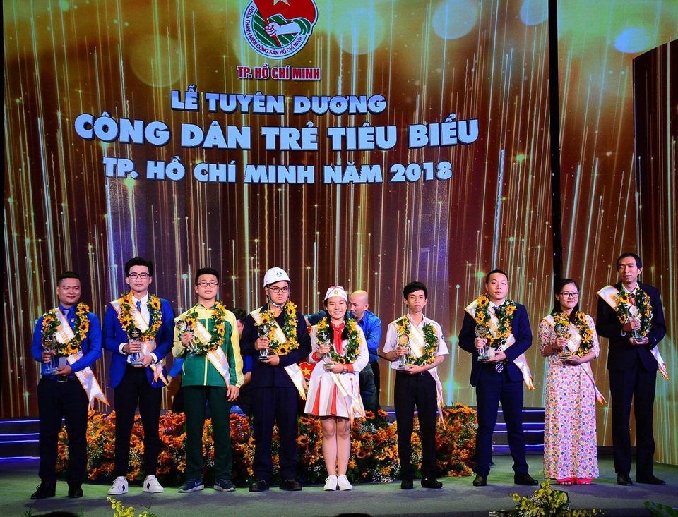 Công dân trẻ tiêu biểu TPHCM: Người sáng tạo, người tiết kiệm hàng tỷ đồng cho ngân sách - 1 9 gương Công dân trẻ tiêu biểu TPHCM 2018