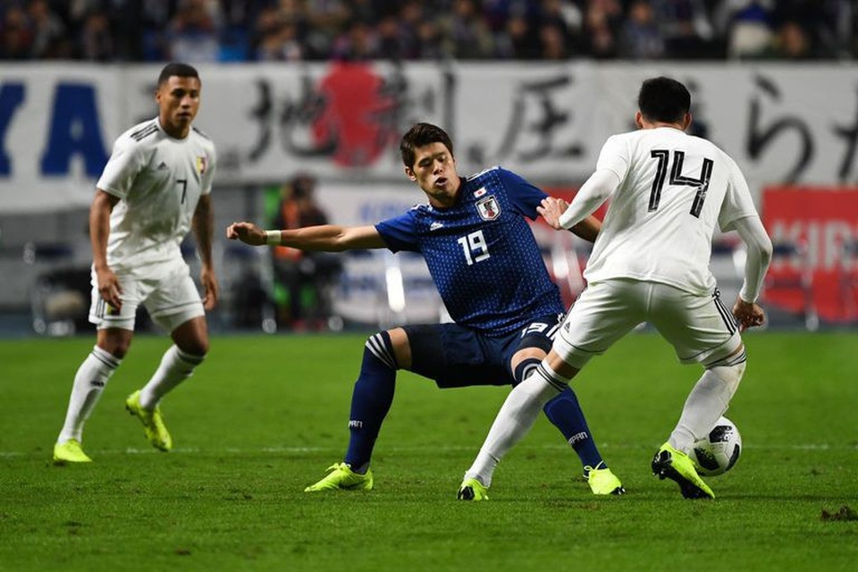 Top 6 hậu vệ đáng chú ý ở Asian Cup 2019: Gọi tên Quế Ngọc Hải - 4
Hiroki Sakai là cầu thủ giàu kinh nghiệm thứ 3 của Nhật Bản ở Asian Cup 2019 với 49 lần khoác áo ĐTQG (chỉ sau Yuto Nagatomo và Maya Yoshida). Hiện tại, cầu thủ này là trụ cột của CLB Marseille (từng lọt vào chung kết Europa League mùa trước). Dù sở hữu thể hình cao to, vốn không thích hợp với vị trí hậu vệ cánh, nhưng Sakai lại cho thấy sự cơ động, với khả năng lên công về thủ cực ttoos.